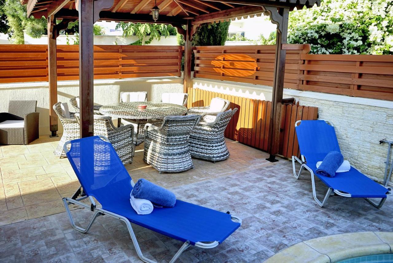 Chronas By Prestige Bookings Coral Bay Exterior photo